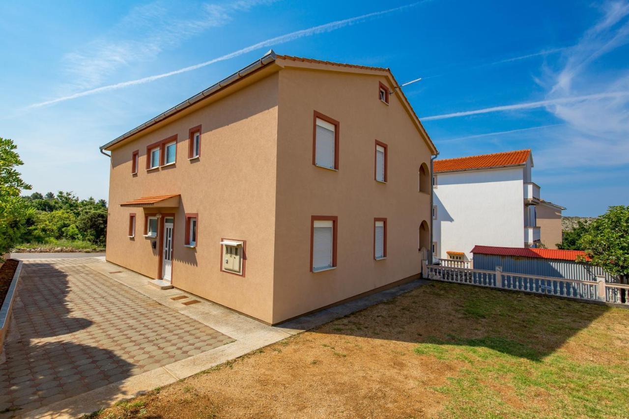 Apartment Tonka Barbat na Rabu Экстерьер фото